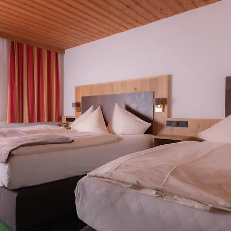 Eckartauerhof 3*