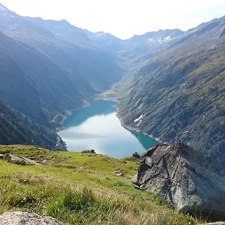 Отель Eckartauerhof Майрхофен